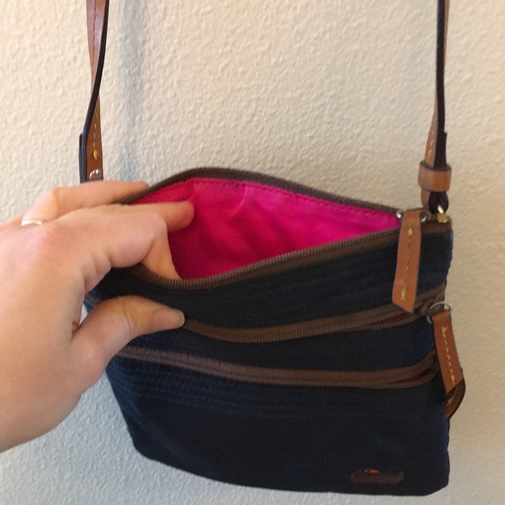 Dooney & Bourke crossbody purse💖🦆 - Picture 3 of 9